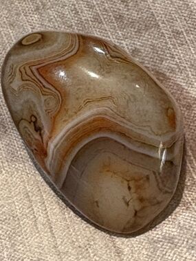 Polished Silk Agate Palmstone 310 karats 67 Grams Brown, Cream & Black Bands